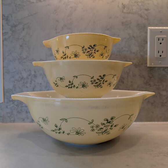 Vintage Pyrex Shenandoah Wintergreen Cinderella Mixing Bowls 1980s 441, 442, 444 - Picture 1 of 13